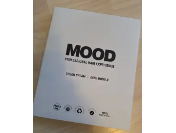 MOOD COLOR CREAM + MOODY TONERS FARBKARTE RINGBUCH